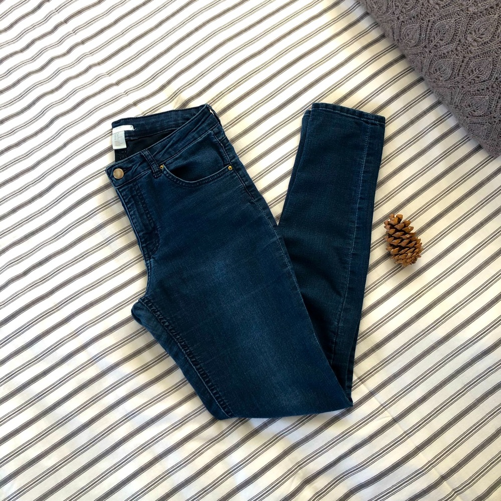 H&M Medium Rise Faded Denim Skinny Jeans